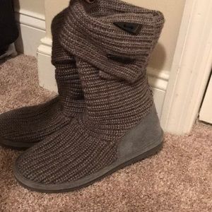 Knit grey boots